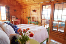 Load image into Gallery viewer, Tulip Hall Table