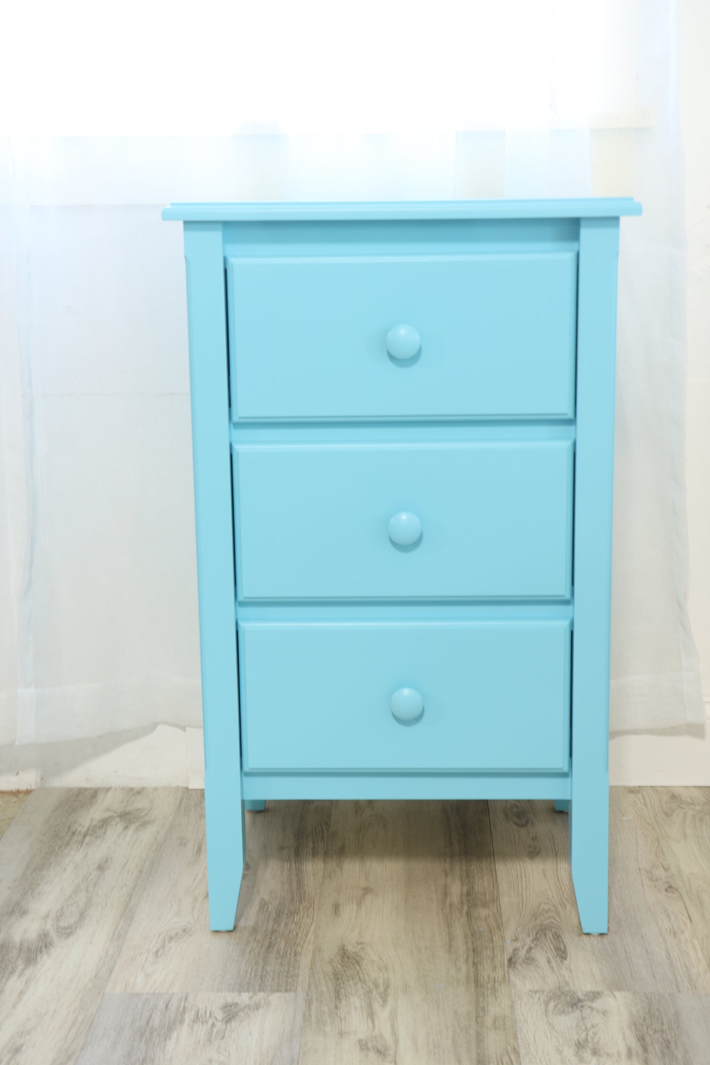 3-Drawer Nightstand in Surf's Up