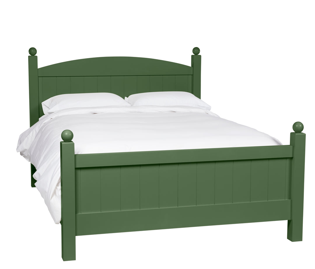 Queen Celeste Standard Bed with Barnboard Panels in Pine