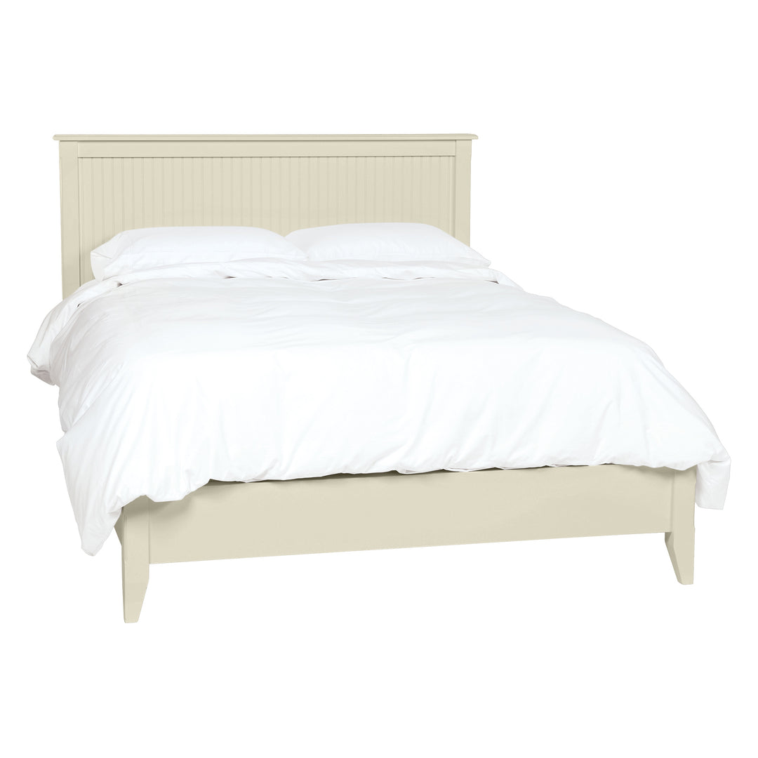 Queen Lily Standard Bed with Beadboard Panels in Hammock