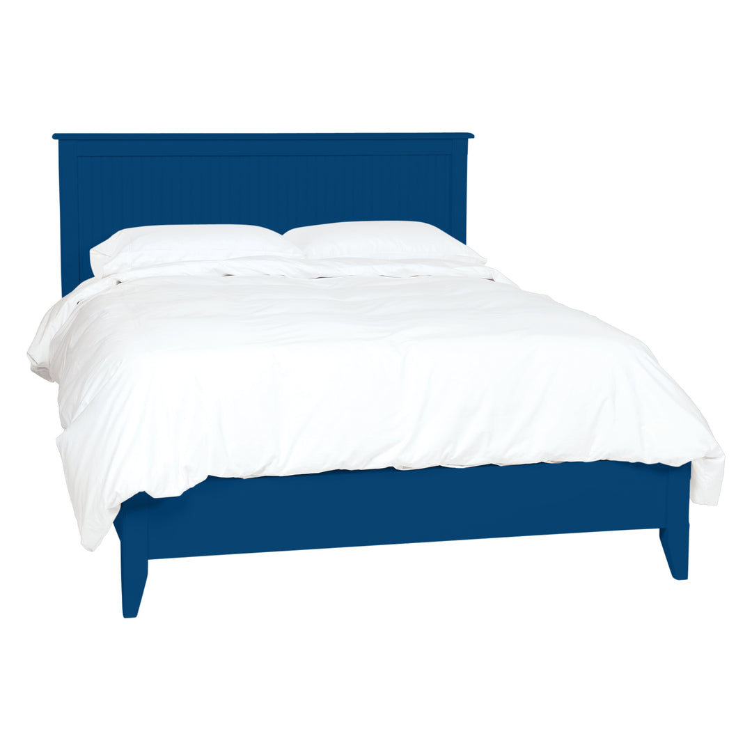 Queen Lily Standard Bed with Beadboard Panels in Lake