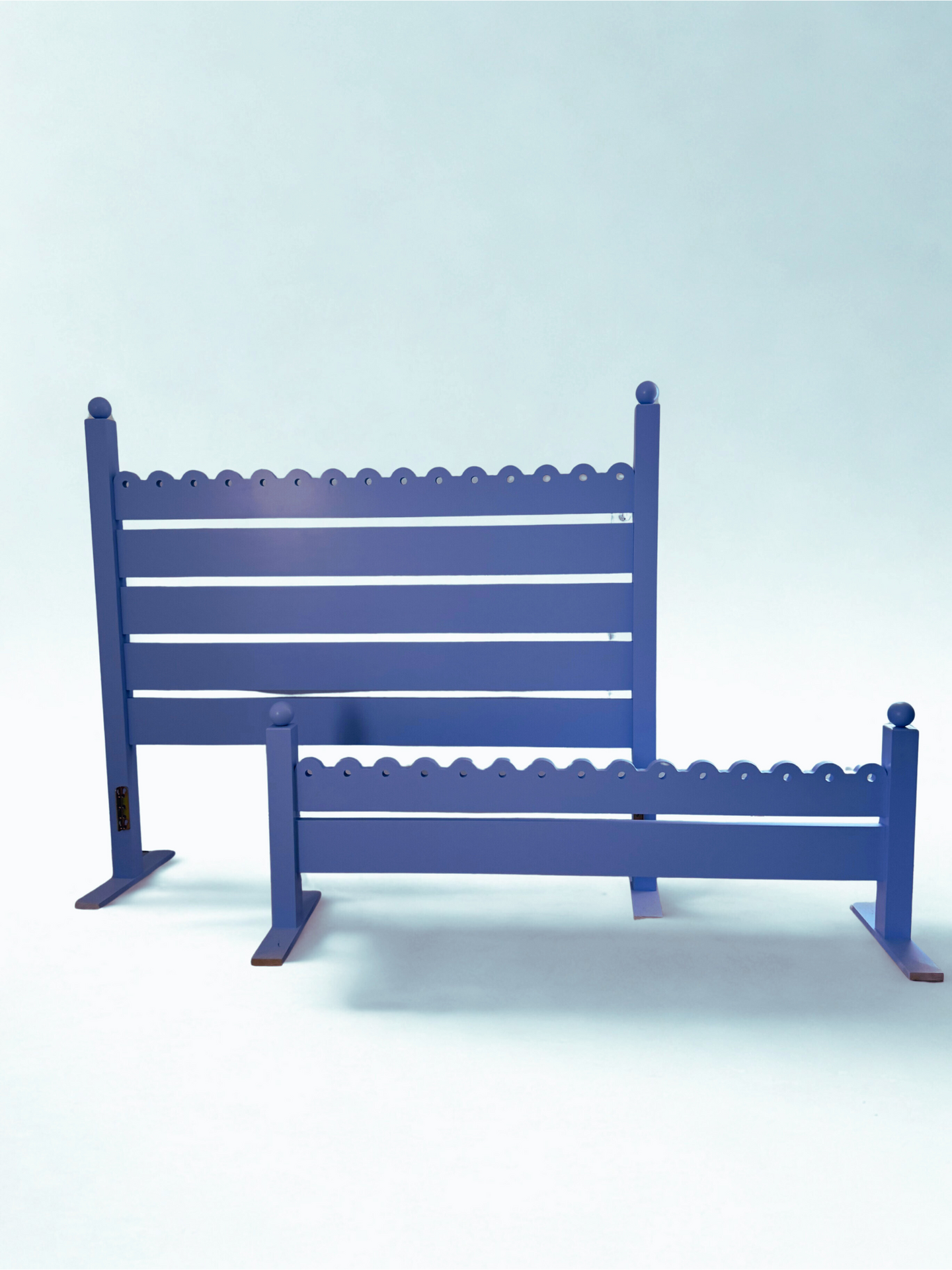 Queen Ginger Standard Bed in Forget-Me-Not